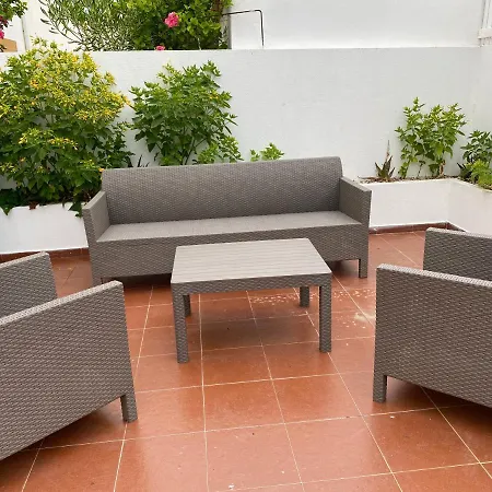 Baleal Surf & Wild Beach House Pensión Ferrel (Leiria)